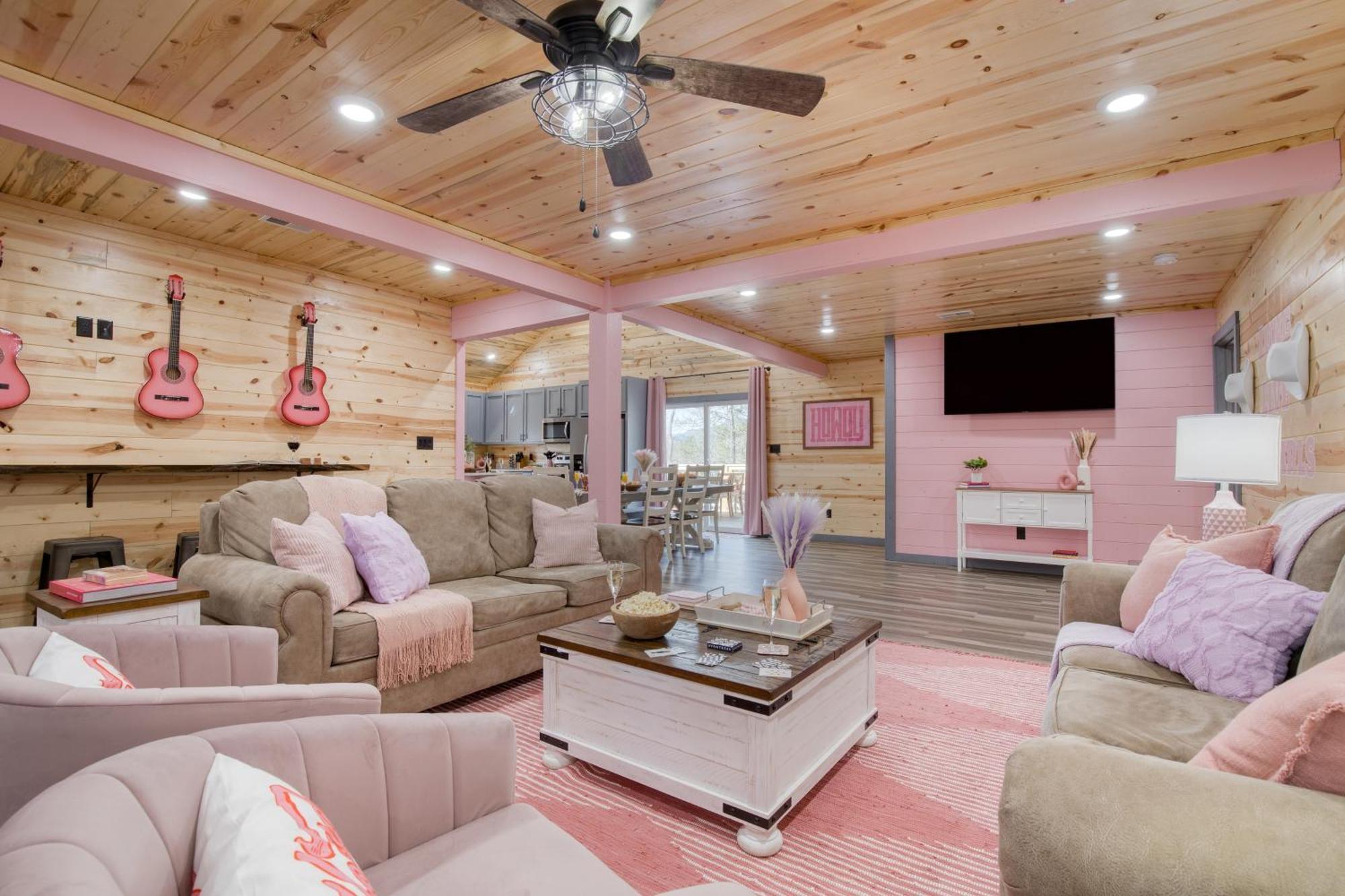 Pink Pines Avantstay Luxury Aesthetic Dream Home Indoor Pool Hot Tub Пиджен Фордж Екстериор снимка