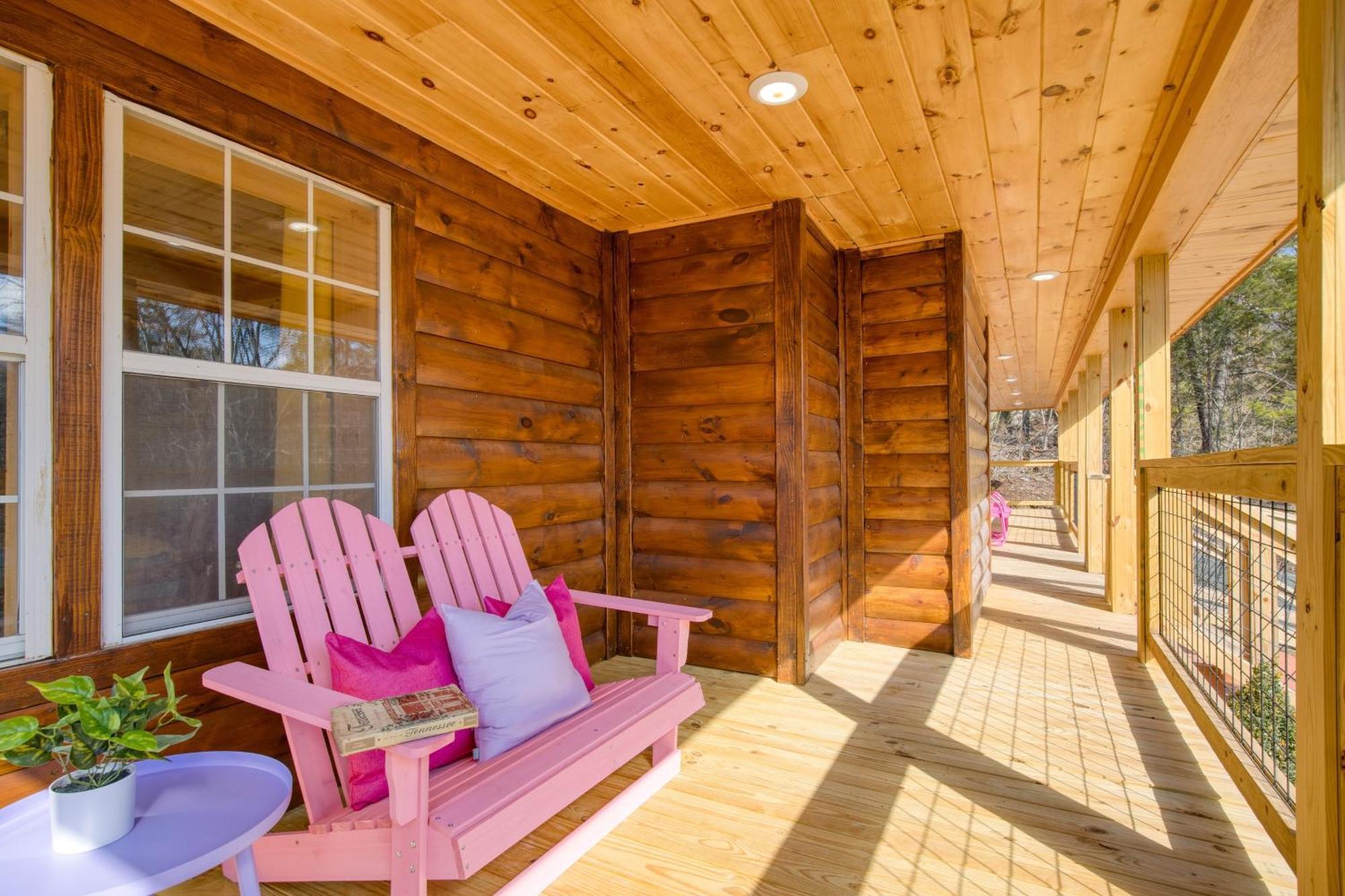 Pink Pines Avantstay Luxury Aesthetic Dream Home Indoor Pool Hot Tub Пиджен Фордж Екстериор снимка