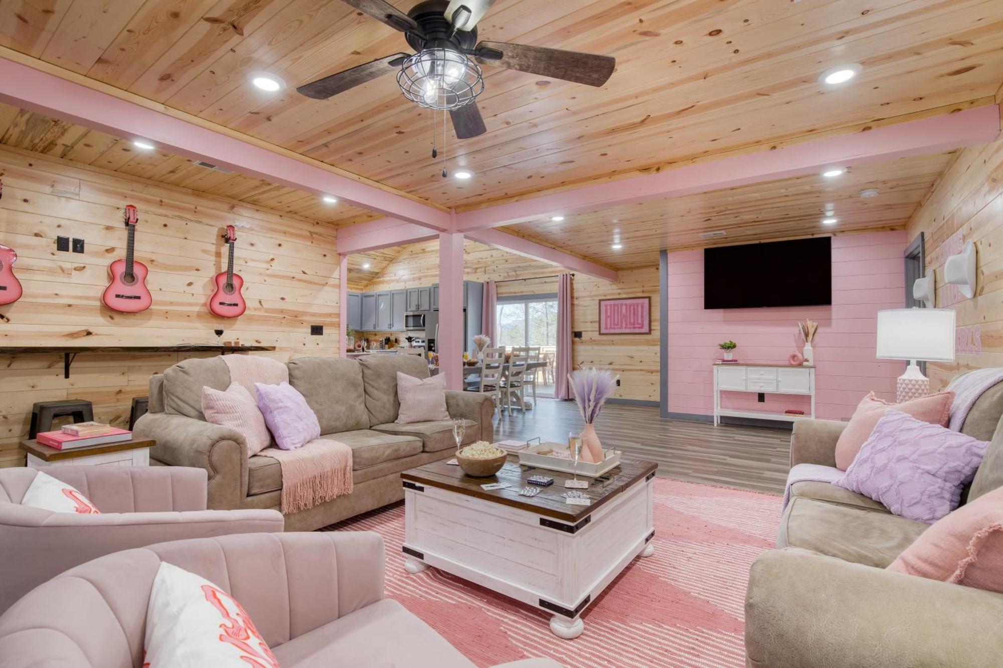Pink Pines Avantstay Luxury Aesthetic Dream Home Indoor Pool Hot Tub Пиджен Фордж Екстериор снимка